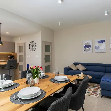 Nona Ana * 포레치